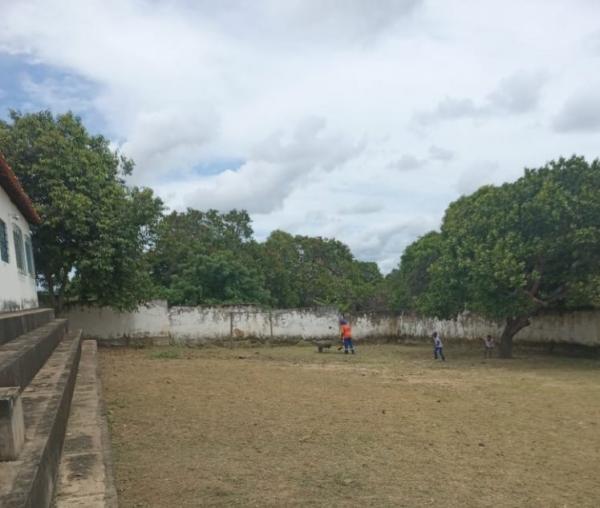 Infraestrutura de Floriano realiza serviços em diversas frentes nas zonas urbana e rural