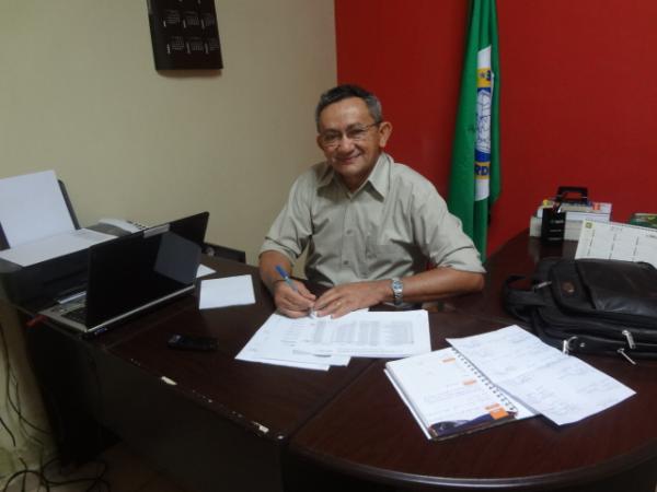Gonzaga Carvalho, Secret&aacute;rio de Educa&ccedil;&atilde;o.(Imagem:FlorianoNews)