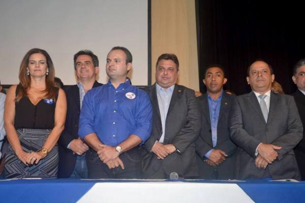 Joel Rodrigues participa da solenidade de filia&ccedil;&atilde;o ao PP em Teresina.(Imagem:ASCOM)
