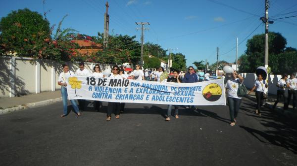 Caminhada marcou Dia Nacional de Combate &agrave; Explora&ccedil;&atilde;o Sexual de Crian&ccedil;as em Floriano(Imagem:FlorianoNews)