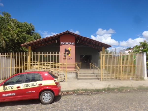 3ª CIRETRAN de Floriano enviou 203 veículos para leilão em Teresina