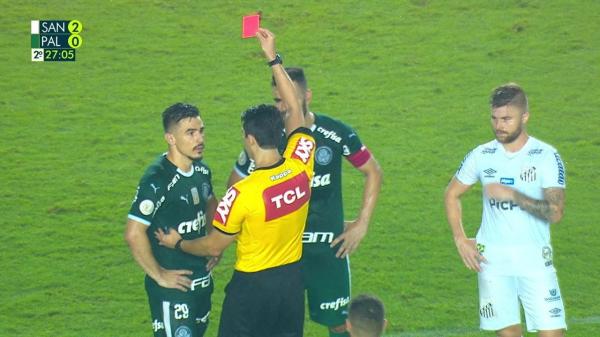 Felipe Melo é suspenso pelo STJD e desfalca Palmeiras por cinco jogos; Willian fica livre