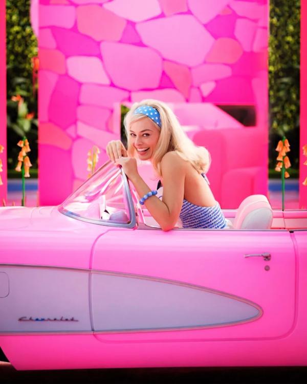 Barbie ganha 1ª imagem de Margot Robbie como protagonista e estreia em julho de 2023
