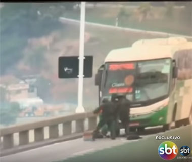 Sequestrador estava em surto e ameaçou incendiar ônibus