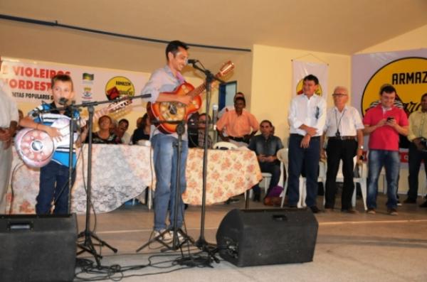 Governador participa do Festival de Violeiros.(Imagem:Francisco Gil&aacute;sio)