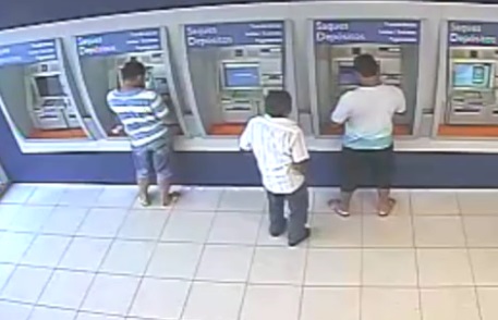 Dupla presa instalou "chupa-cabras" em seis agências durante 4 dias no PI