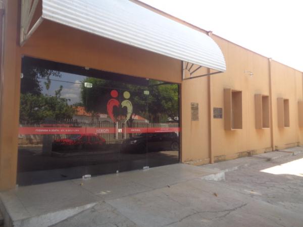Estudantes do CEEP realizam doação de sangue no Hemocentro