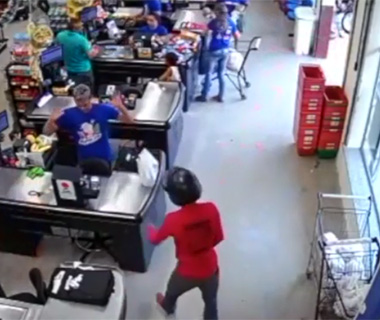 Assaltante armado faz arrastão em supermercado na zona Norte de Teresina