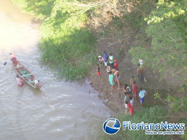 Jovem que pulou da ponte em Floriano ainda n&atilde;o foi encontrada. (Imagem:FlorianoNews)