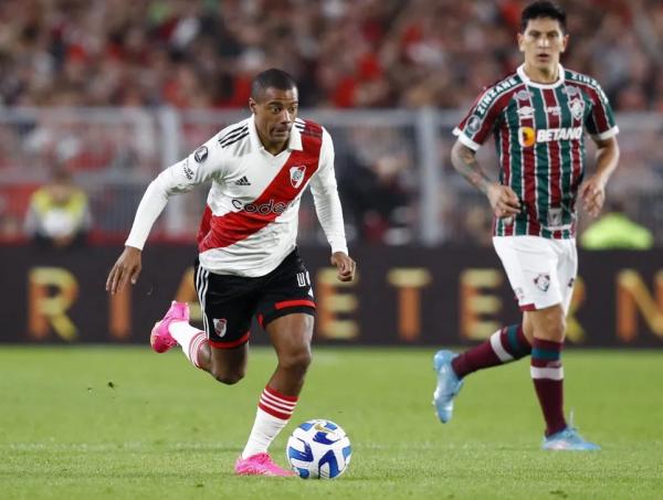 Flamengo intensifica conversas para acelerar chegada de reforços