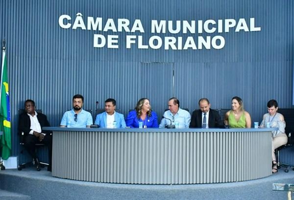 Prefeito de Floriano participa de evento sobre planificação da saúde na Câmara Municipal