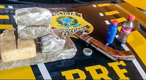 Se comercializada, a droga poderia render mais de R$ 4 mil reais aos traficantes.(Imagem:Divulga&ccedil;&atilde;o/PRF)