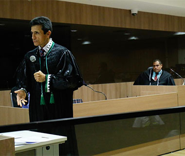 Réu que matou a ex com 10 facadas é condenado a 21 anos de prisão