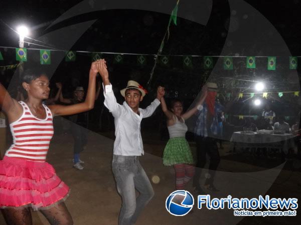 Festival de quadrilhas &eacute; realizado pelo Rep&oacute;rter Amarelinho na localidade Morrinhos.(Imagem:FlorianoNews)