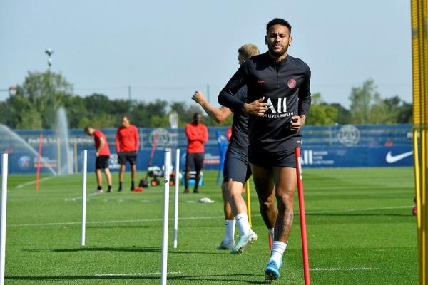 Neymar não é relacionado para o jogo deste domingo do PSG