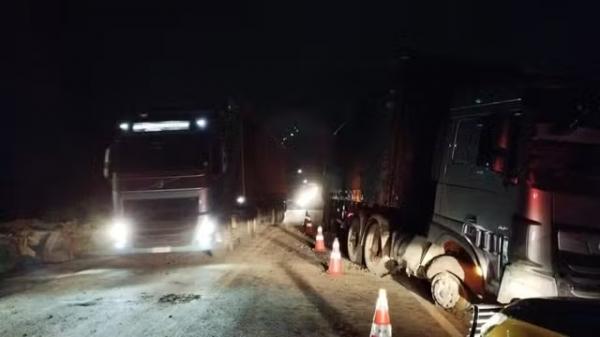 Caminhoneiro de 37 anos morre em acidente com carro e dois caminhões na BR-316 em Monsenhor Gil (PI)