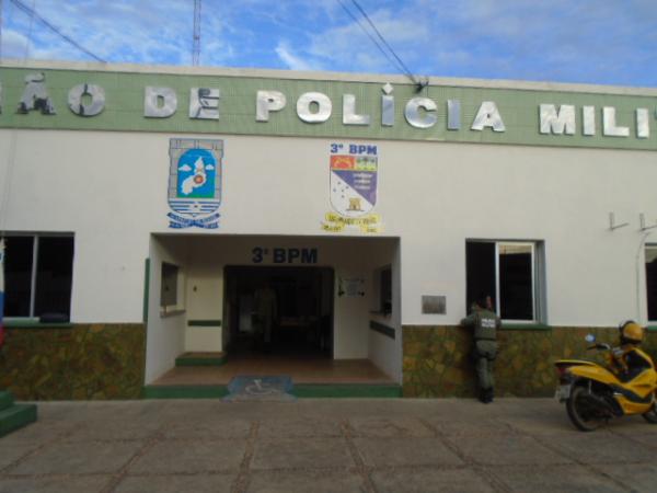 Motocicleta é recuperada após perseguição a suspeitos em Floriano