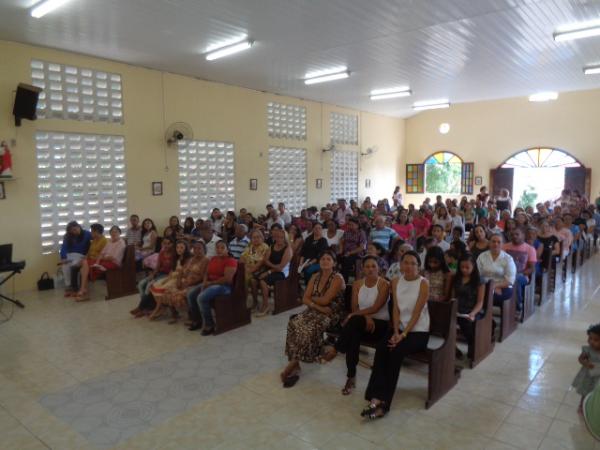 Igrejas de Floriano realizaram missas em homenagem ao Dia das Mães