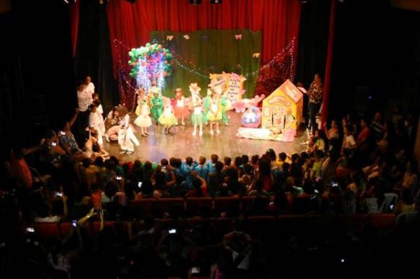 Escola Municipal realiza projeto de incentivo &agrave; leitura e lota o Teatro Maria Bonita.(Imagem:SECOM)