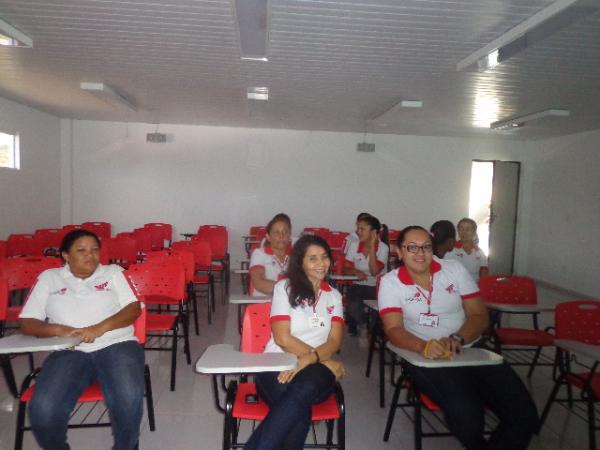 Cajueiro Motos homenageia m&atilde;es colaboradoras.(Imagem:FlorianoNews)
