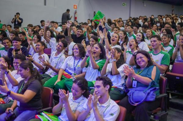 Seduc promove revisão para Enem no estilo "game" com participação de mais de 1.200 estudantes