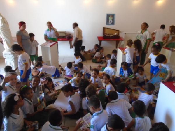 Teatro Maria Bonita recebe o espet&aacute;culo Palha Assada.(Imagem:FlorianoNews)