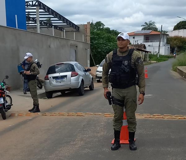 3º BPM realiza blitz no bairro Catumbi como parte de ações preventivas em Floriano(Imagem:Divulgação/PM)