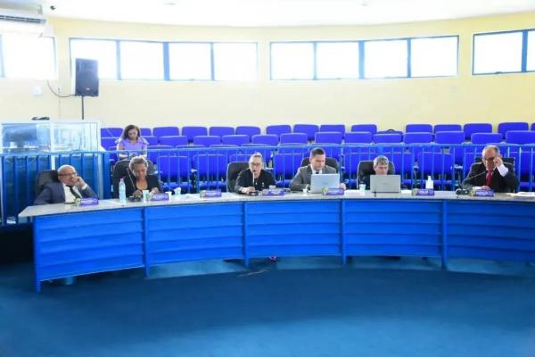 Vereadores iniciam o primeiro ciclo de sessões do mês de abril.(Imagem:CMF)