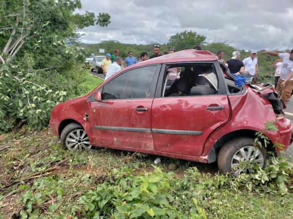 Em mar&ccedil;o, uma empres&aacute;ria morreu ap&oacute;s sa&iacute;da de pista na BR-230, em Oeiras, no Piau&iacute;.(Imagem:Divulga&ccedil;&atilde;o/PRF)