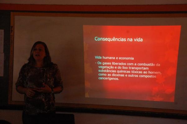 Secretaria de Meio Ambiente realiza palestra nas escolas sobre queimadas.(Imagem:Secom)