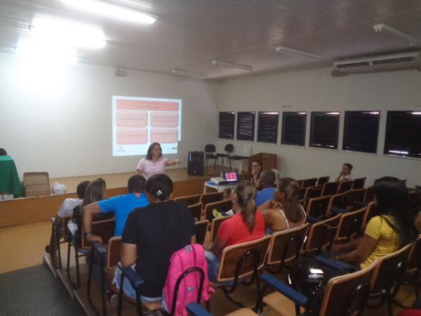 Programa Segundo Tempo realiza capacitação de monitores em Floriano