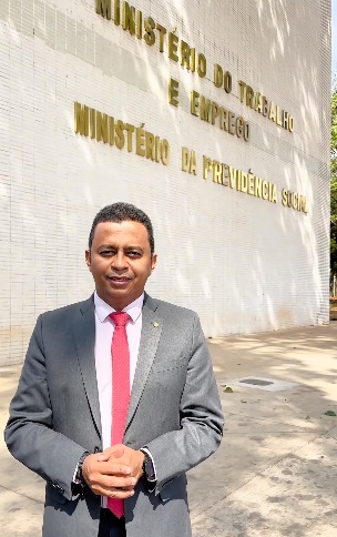 Dr. Francisco anuncia chegada de 30 novos médicos peritos para reforçar atendimento do INSS no Piauí