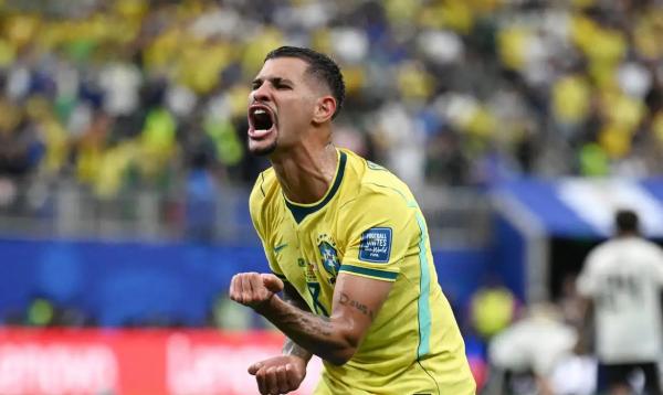Bruno Guimarães vira "regista" do Brasil e pode igualar marca de Pelé