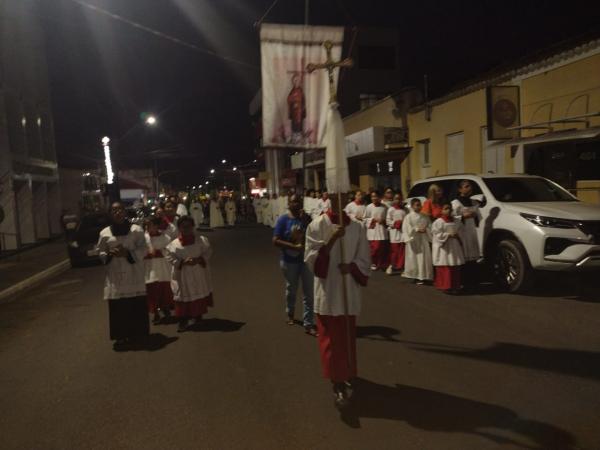 Fi&eacute;is participam de prociss&atilde;o e missa campal para celebrar S&atilde;o Pedro de Alc&acirc;ntara(Imagem:FlorianoNews)