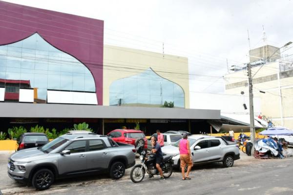 Prefeitura de Floriano adota medidas após desabamento parcial de marquise no Mercado Público(Imagem:Secom)