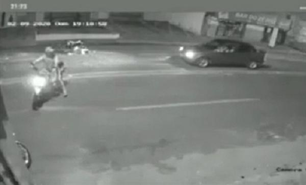 Acidente é registrado na Av. Bucar Neto na noite de domingo (9)