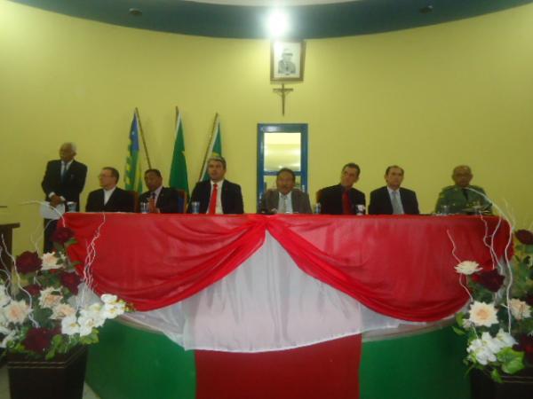 Câmara Municipal realiza Sessão Solene e entrega títulos de Cidadão Florianense