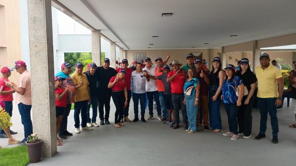  Edmilson Carvalho e comitiva de Sucupira do Riach&atilde;o prestigiam a IX Festa do Vaqueiro em Bar&atilde;o de Graja&uacute;(Imagem:Ascom)