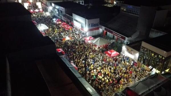 Zé Pereira em Floriano: Banda Malandra celebra 30 anos e reúne 15 mil foliões