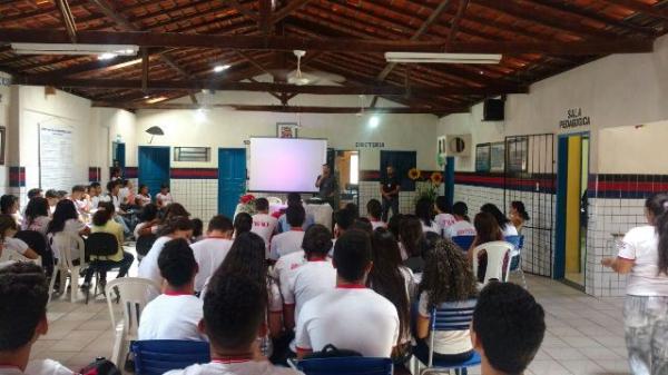 Pol&iacute;cia Civil realiza palestra sobre disciplina em escola de Bar&atilde;o de Graja&uacute;.(Imagem:Divulga&ccedil;&atilde;o/Pol&iacute;cia Civil)