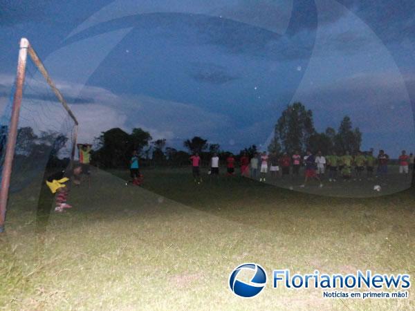 Torneio esportivo agitou s&aacute;bado de Aleluia no Povoado L-3.(Imagem:FlorianoNews)