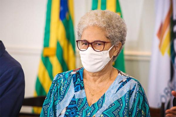 Regina Sousa sanciona leis autorizando empréstimos de 100 milhões de dólares