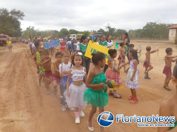 Realizada 1&ordf; Parada C&iacute;vica das escolas do campo de Bar&atilde;o de Graja&uacute;.(Imagem:FlorianoNews)