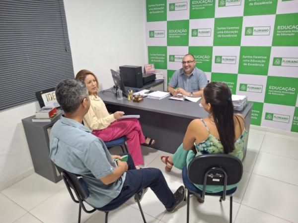  Educa&ccedil;&atilde;o e UFPI firmam parceria para forma&ccedil;&atilde;o &eacute;tnico-racial e educa&ccedil;&atilde;o inclusiva dos professores.(Imagem:Secom)
