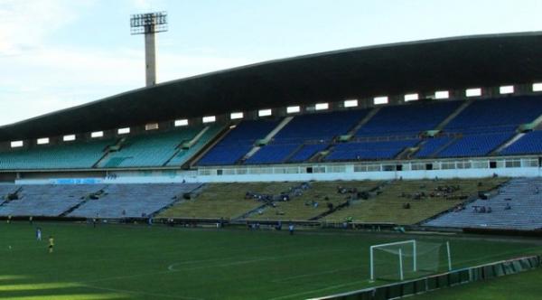 Padrão Fifa: Albertão ganha novas traves e recuo de campo. Veja fotos