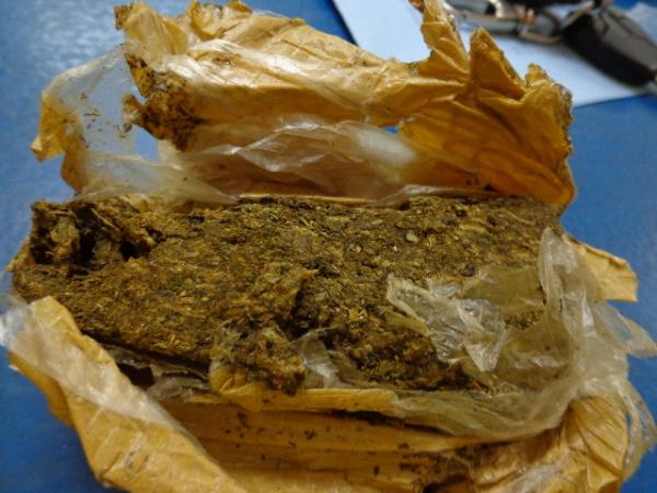 Dois homens s&atilde;o presos sob a acusa&ccedil;&atilde;o de tr&aacute;fico de drogas em Floriano.(Imagem:FlorianoNews)