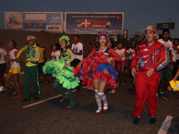 Avenida Raul Lopes em Teresina se transforma em corredor junino