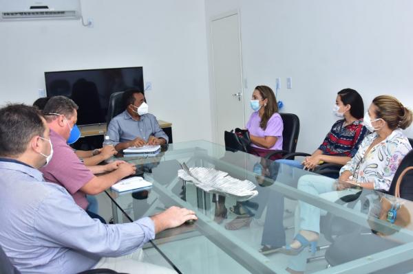 Prefeito Joel recebe a Prefeita Claudim&ecirc; e reafirmam compromisso entre Floriano e Bar&atilde;o(Imagem:SECOM)