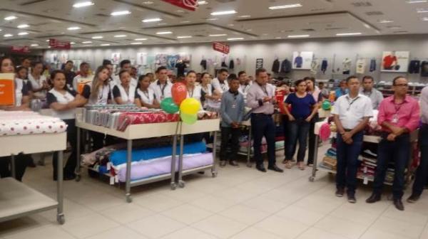 Armaz&eacute;m Para&iacute;ba promove dois dias de promo&ccedil;&otilde;es na filial de Floriano.(Imagem:FlorianoNews)