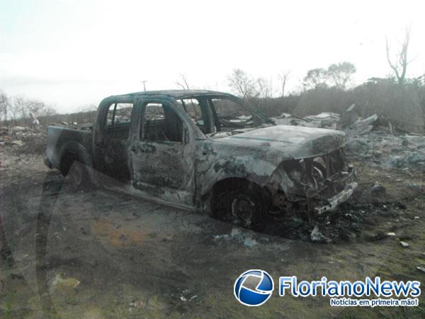 Veículo roubado em Barão de Grajaú é encontrado totalmente queimado em Floriano